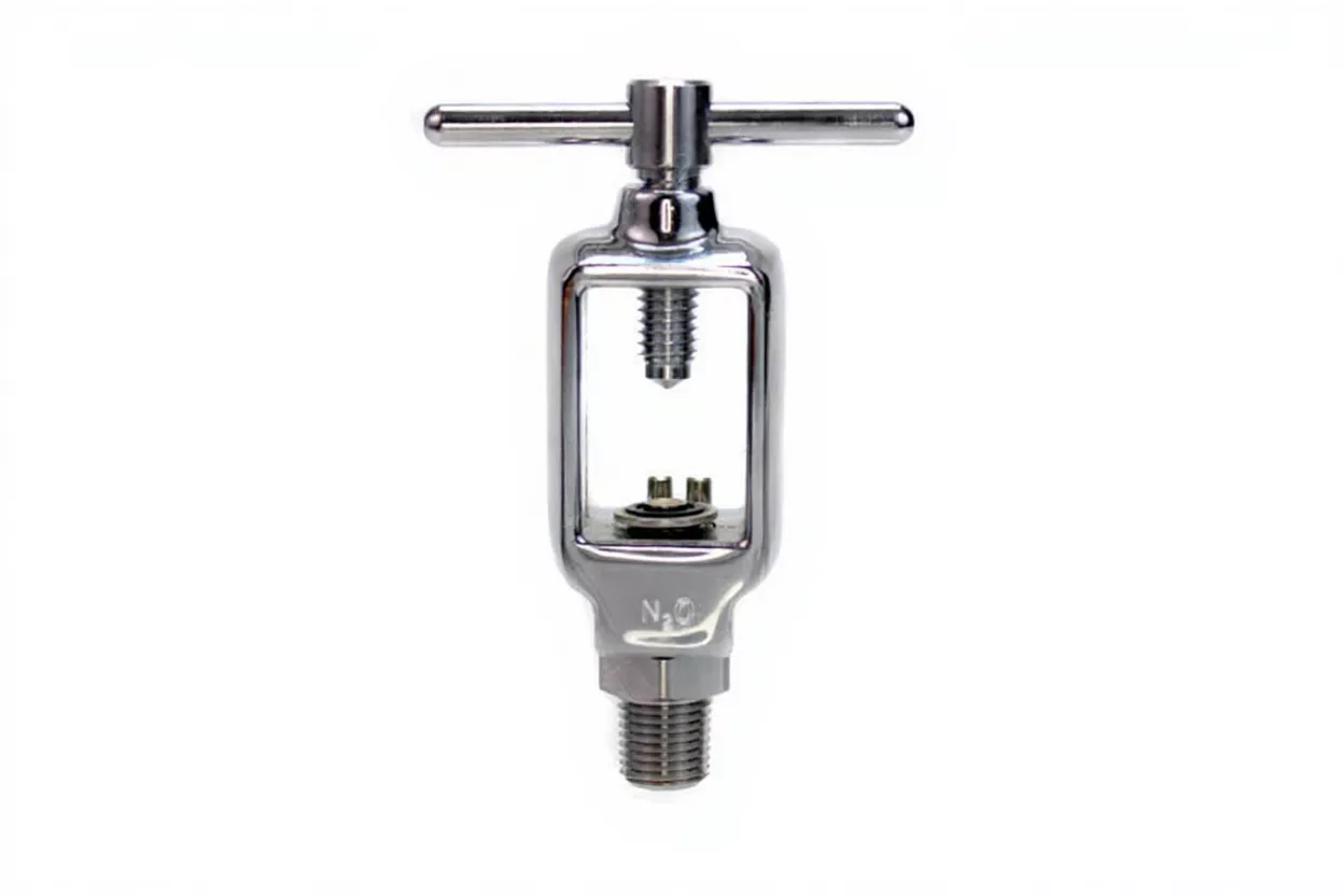 Yoke CGA 910 x 1/4" NPT Male, N2O - Bay Corp 9104